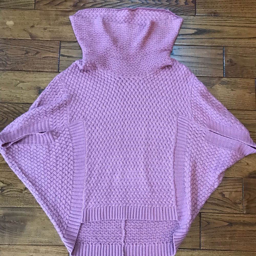 Limited cowl sweater with wide turtleneck
